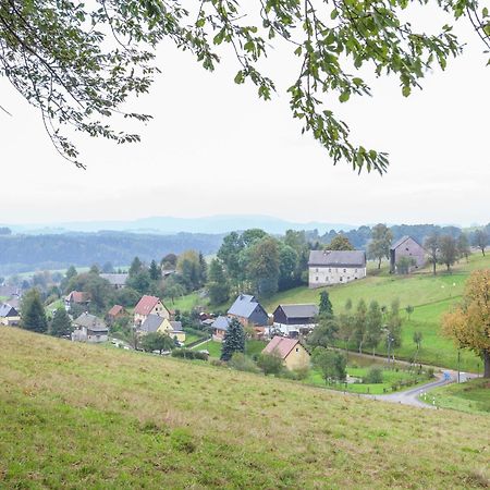 Charming Holiday Home In Hohnstein Ot Lohsdorf エクステリア 写真